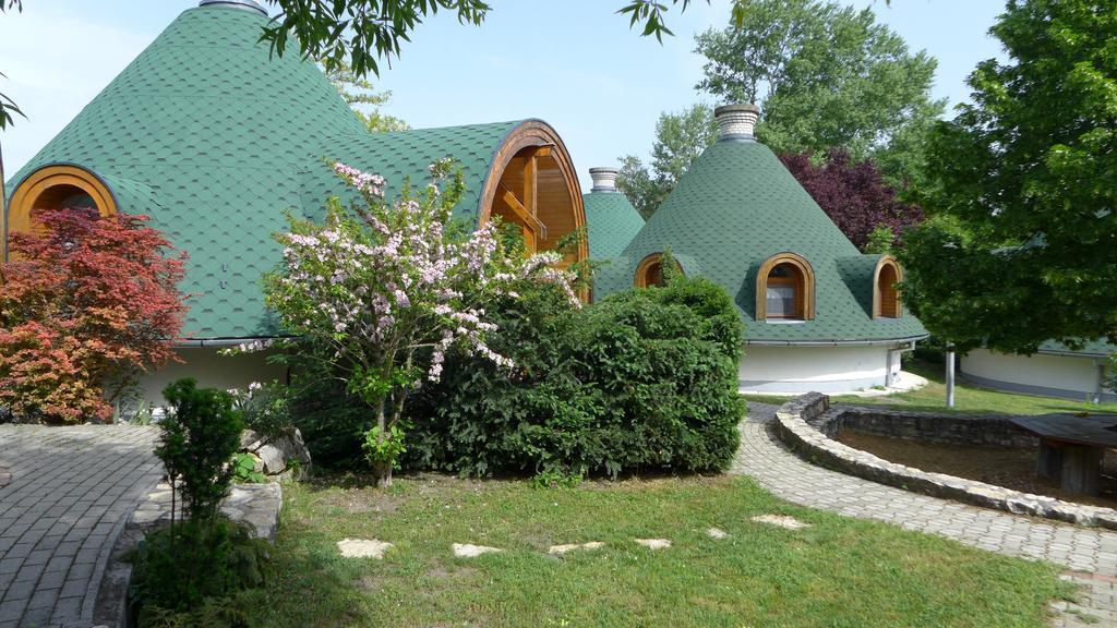 Gesztenye Nyaralopark Балатонудвари Экстерьер фото